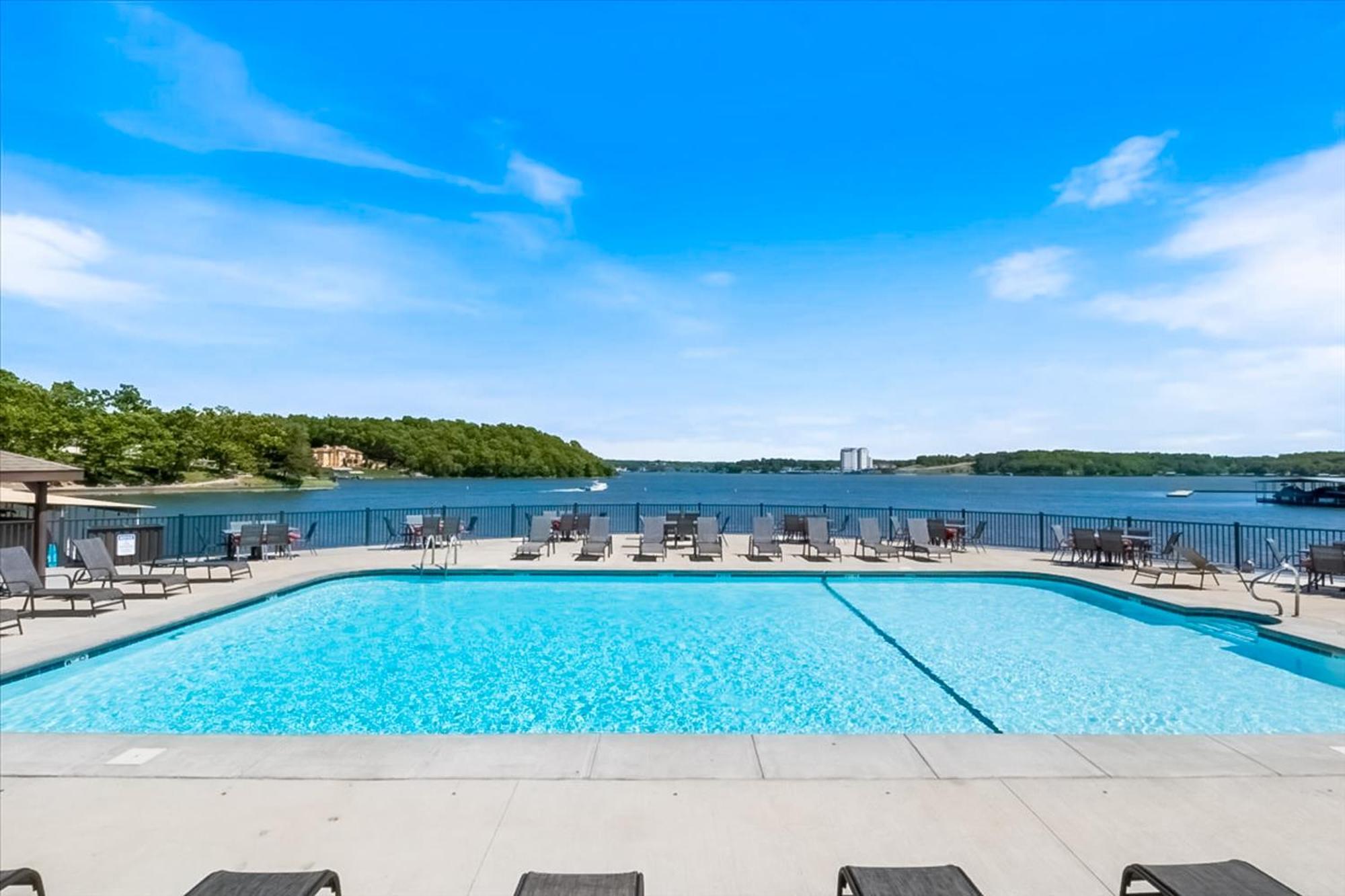 Full Moon Condo Lake Ozark Exteriör bild